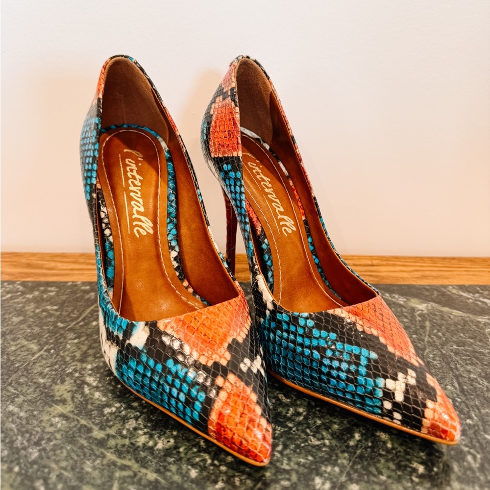 L'INTERVALLE: High Heel Pumps Pink & Aqua Python - Picture 3 of 10
